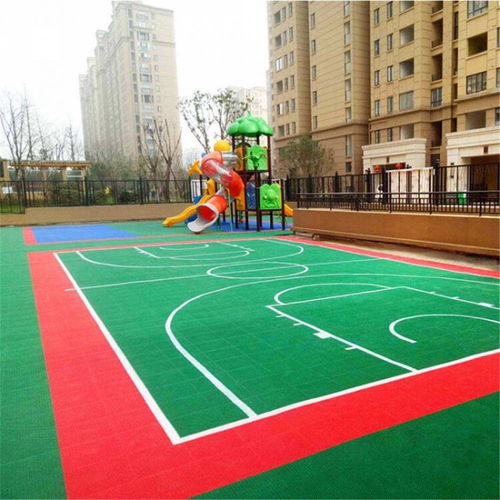 福建漳州幼儿园操场翻新 悬浮地板安装铺装全解析